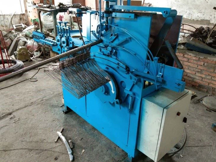 Automatic Wire Hanger machine3