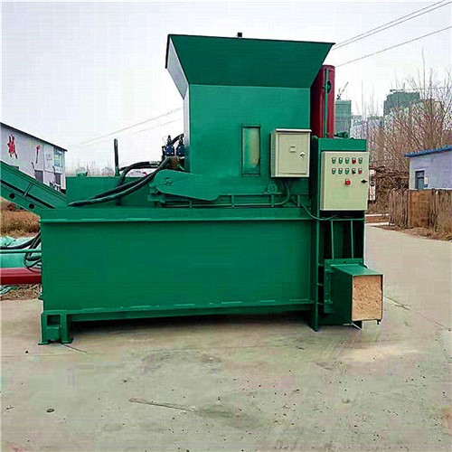 Máquina enfardadeira hidráulica